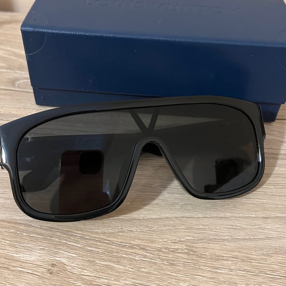 LOUIS VUITTON 1.1 Millionaires Sunglasses - Picture 6 of 14
